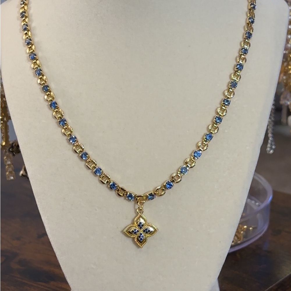 Elegant Gold and Blue Clover Necklace